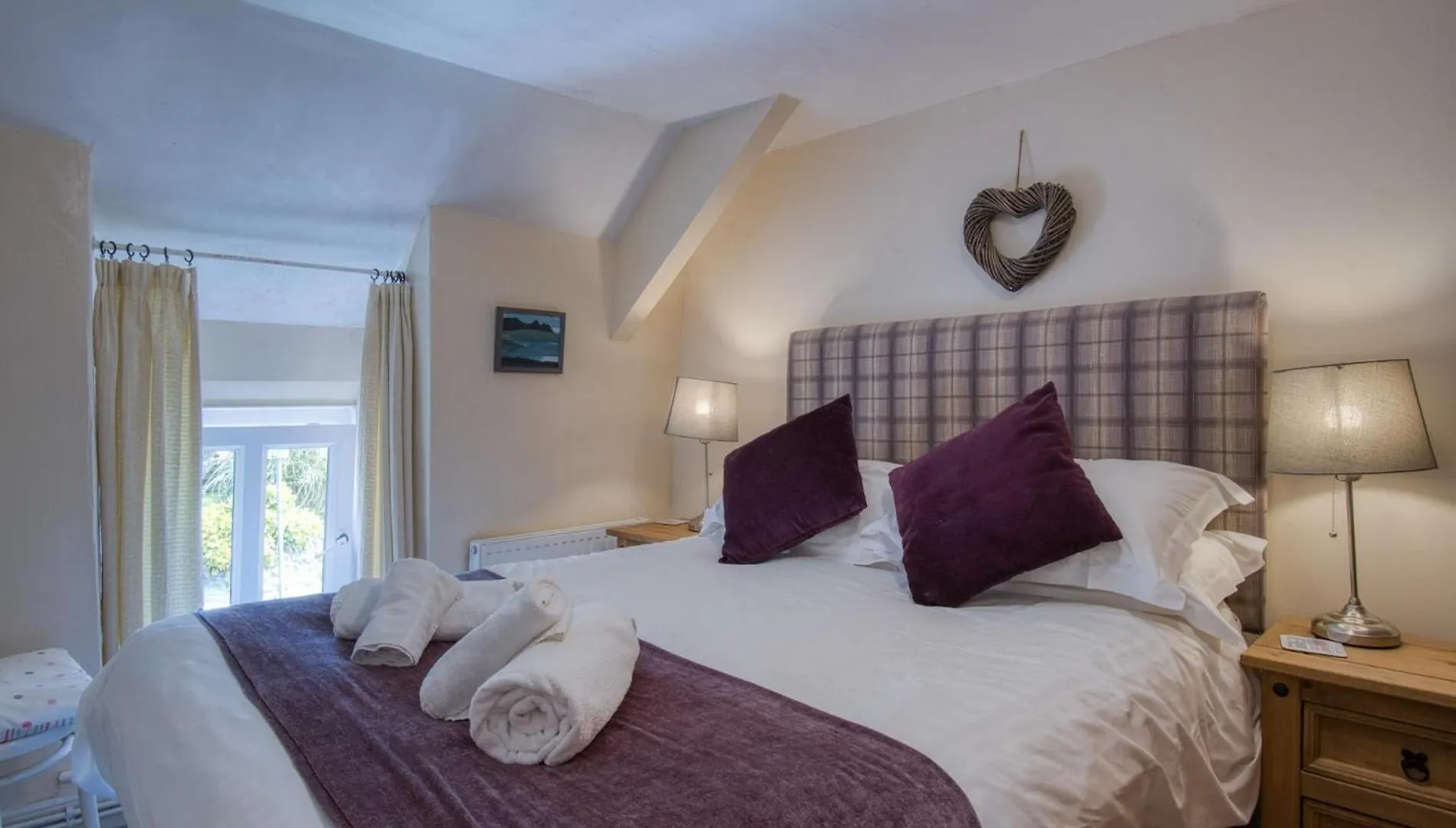 Bullcroft - 6 Bedroom House - Oxwich Swansea Holiday home