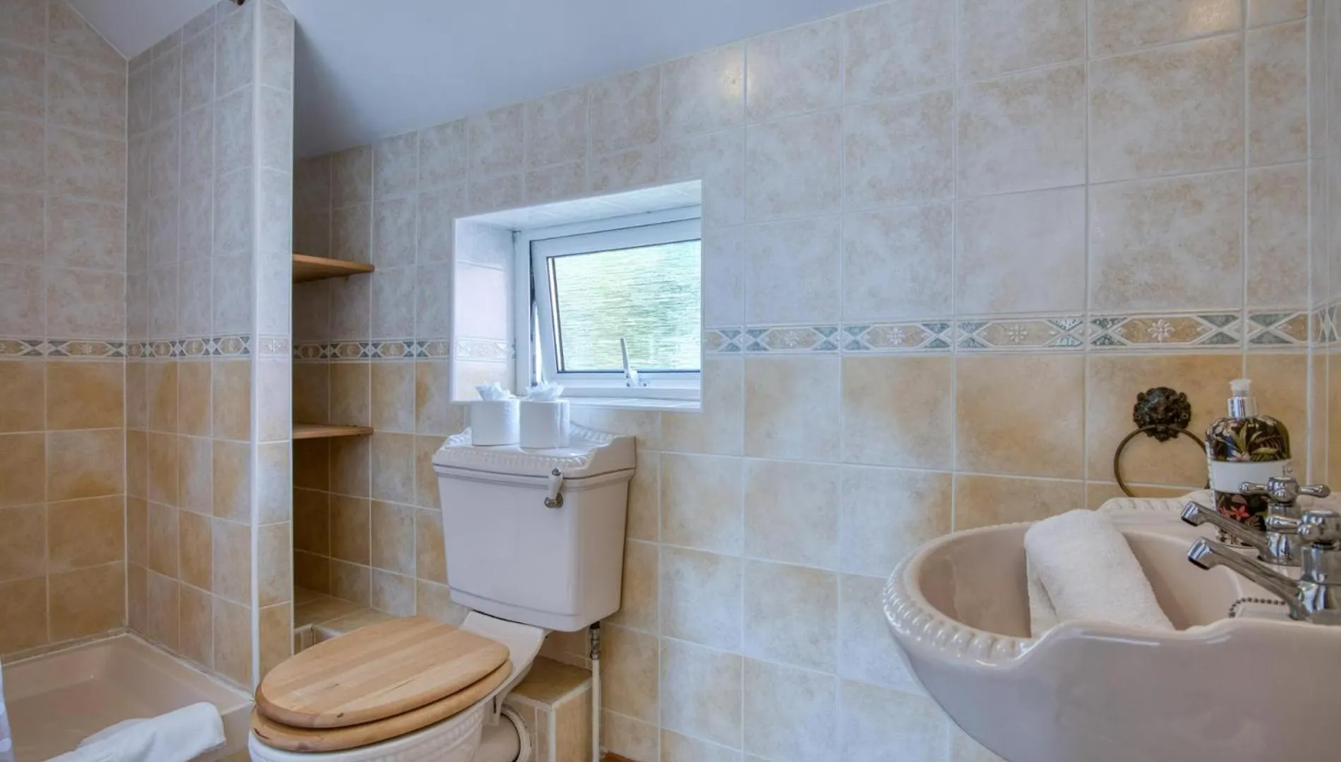 Bullcroft - 6 Bedroom House - Oxwich Swansea Holiday home