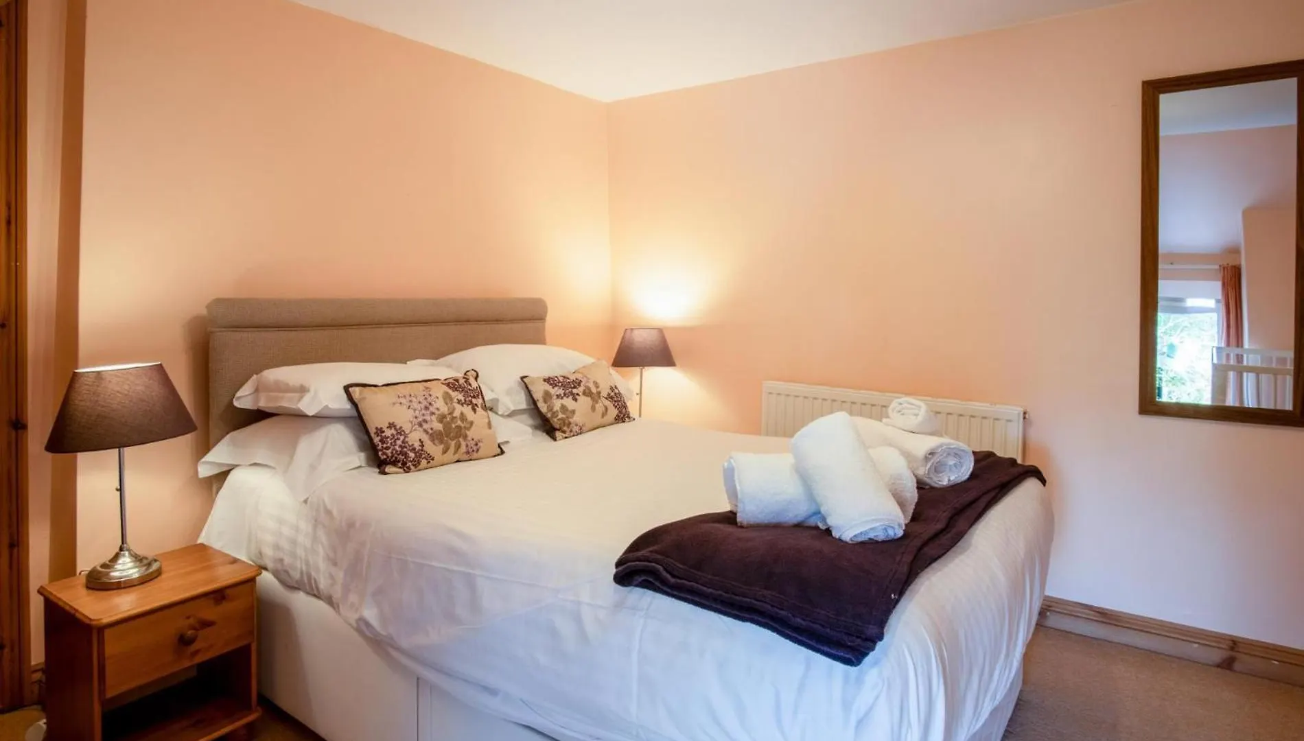 Bullcroft - 6 Bedroom House - Oxwich Swansea Holiday home
