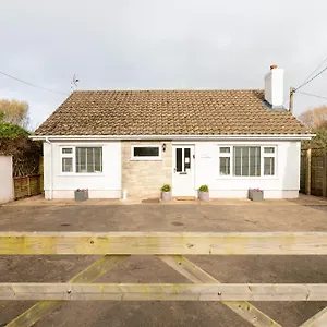 Just Wales - Marshmallow Cottage, Oxwich Swansea
